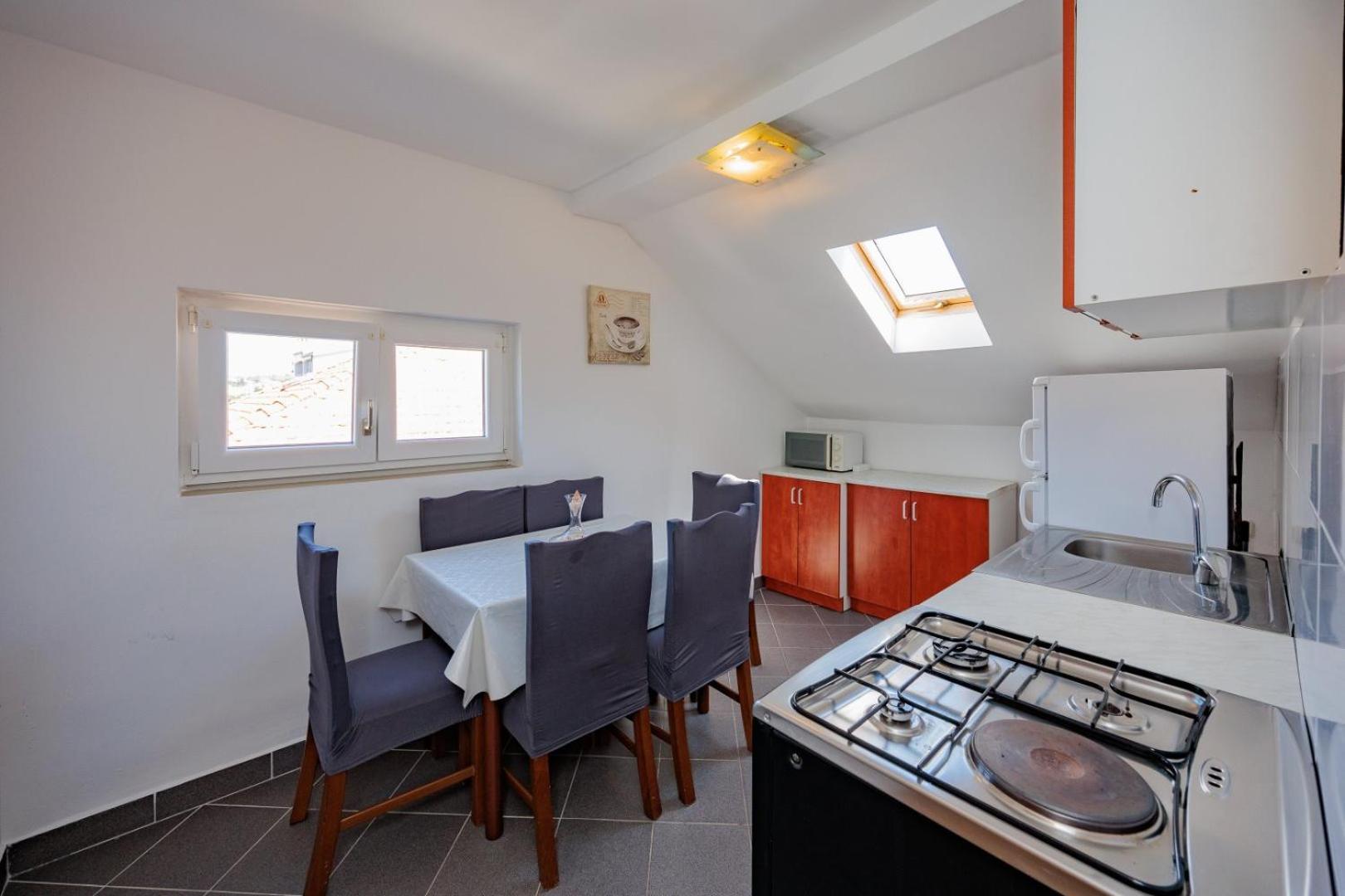 Crowonder Lucky Holiday House With Pool And Patio 30 Meters From The Beach Zadar Exterior photo