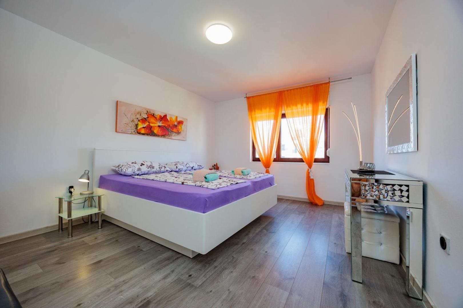 Crowonder Lucky Holiday House With Pool And Patio 30 Meters From The Beach Zadar Exterior photo