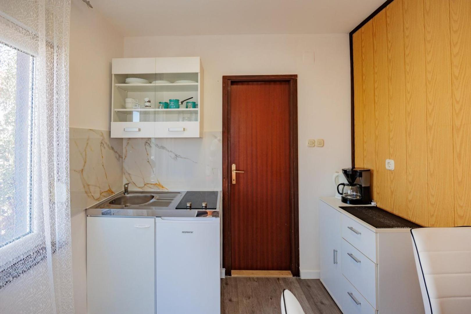 Crowonder Lucky Holiday House With Pool And Patio 30 Meters From The Beach Zadar Exterior photo